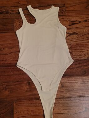 SHEIN Cream Ribbed Asymmetrical Strap Bodysuit